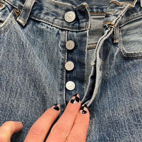 Vintage Levi's 501 cutoffs - Picture 3 of 5